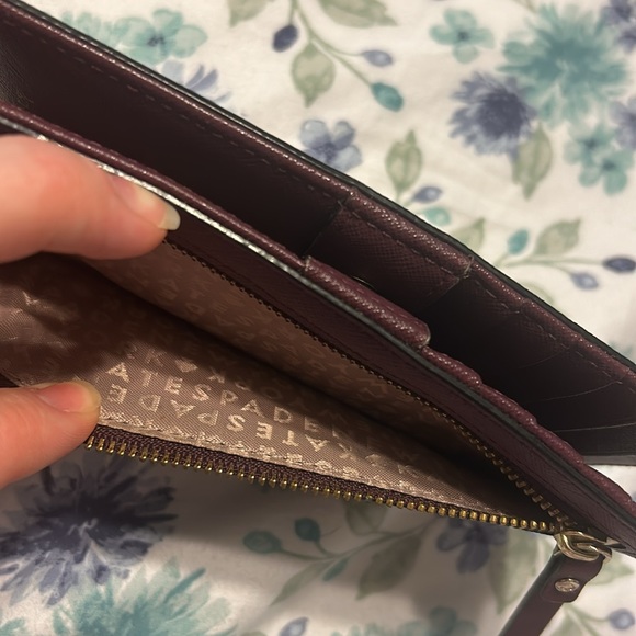 Kate Spade bifold wallet - Picture 5 of 10